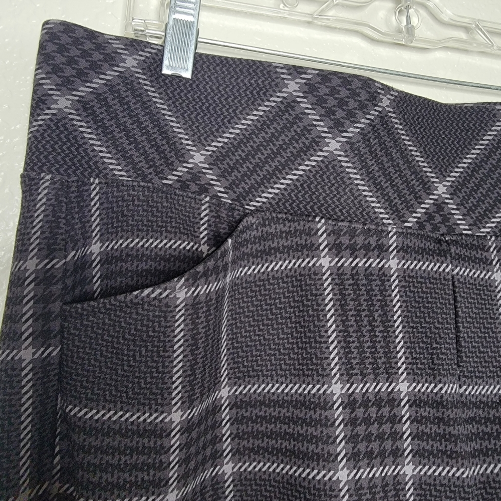 Torrid Plaid Wide Leg Pants in Black and gray - Picture 3 of 8